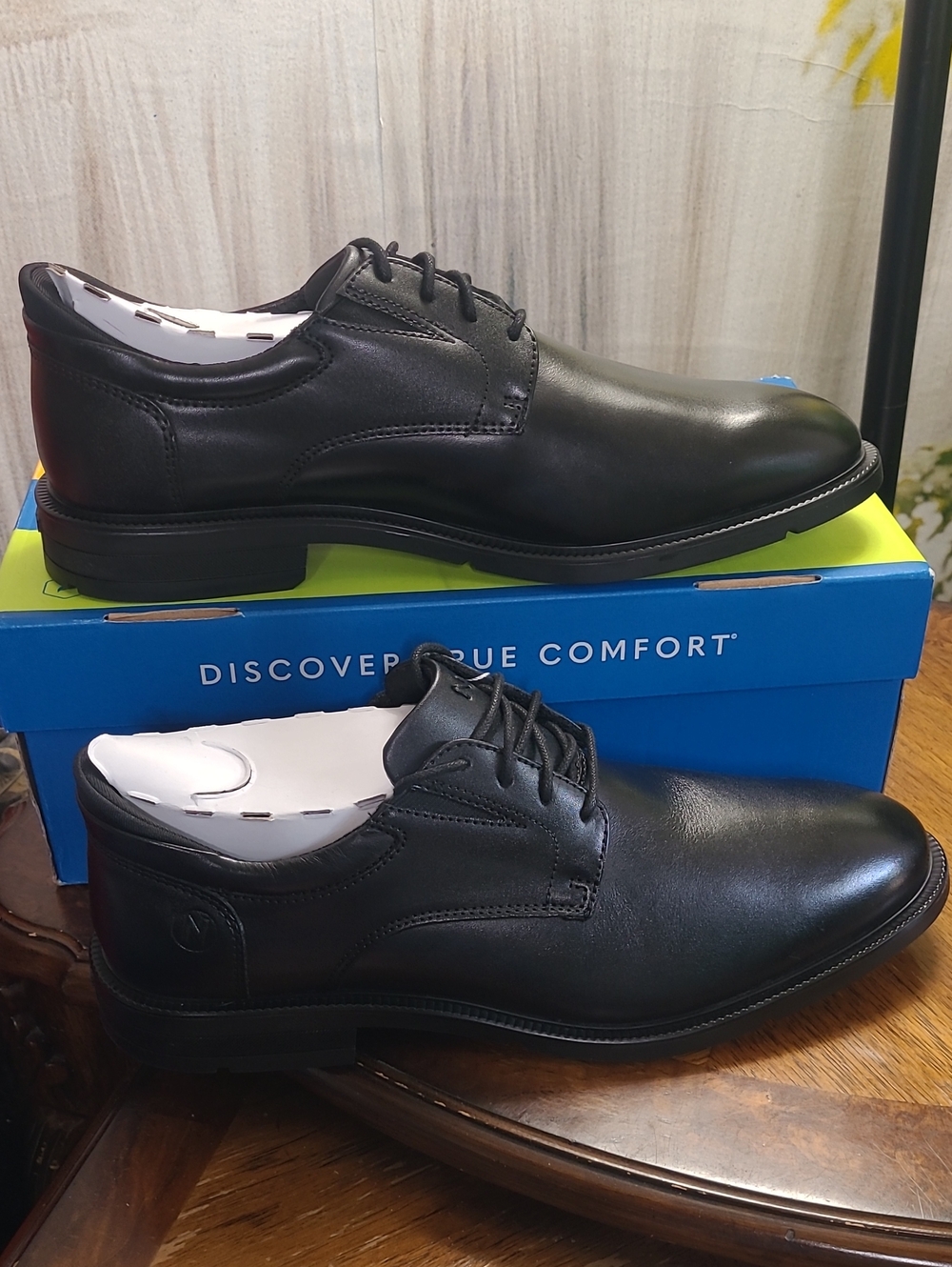 New in box! Nunn Bush Kore Icon Mens 10.5 XW very wide black Oxford dress shoes